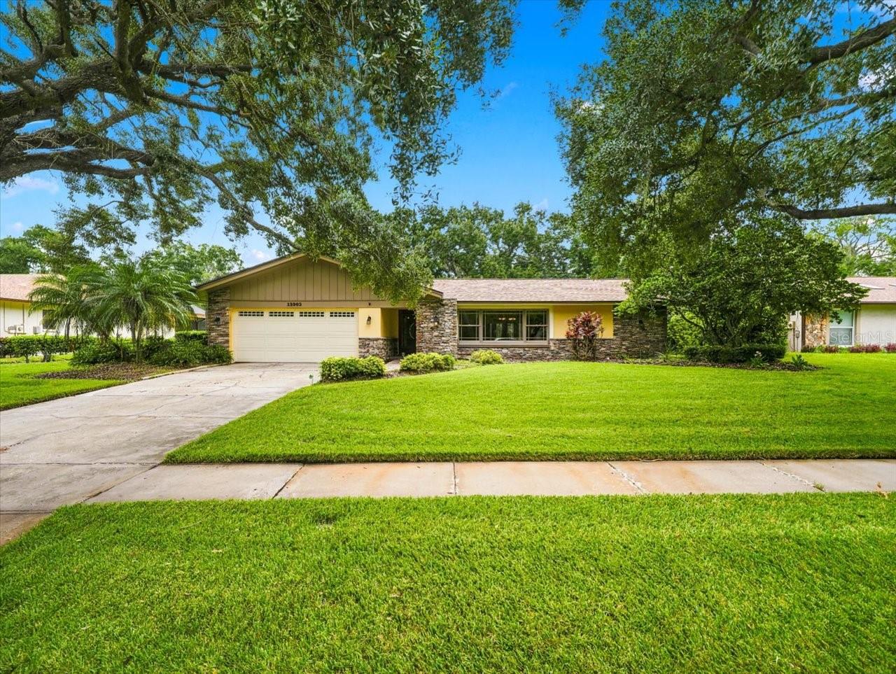 13903 MIDDLE PARK DR Property Photo 1