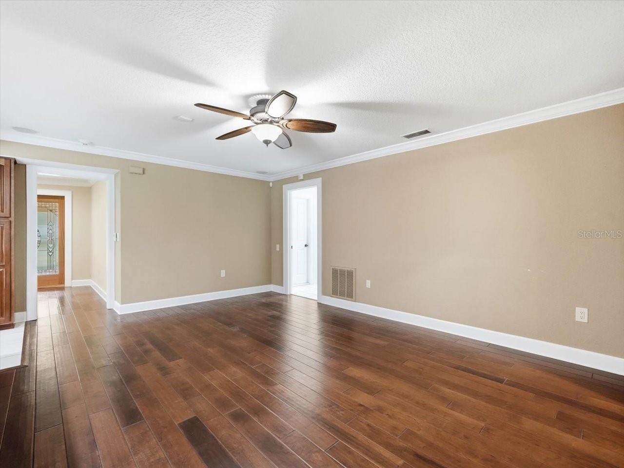 13903 Middle Park Dr Property Photo 28