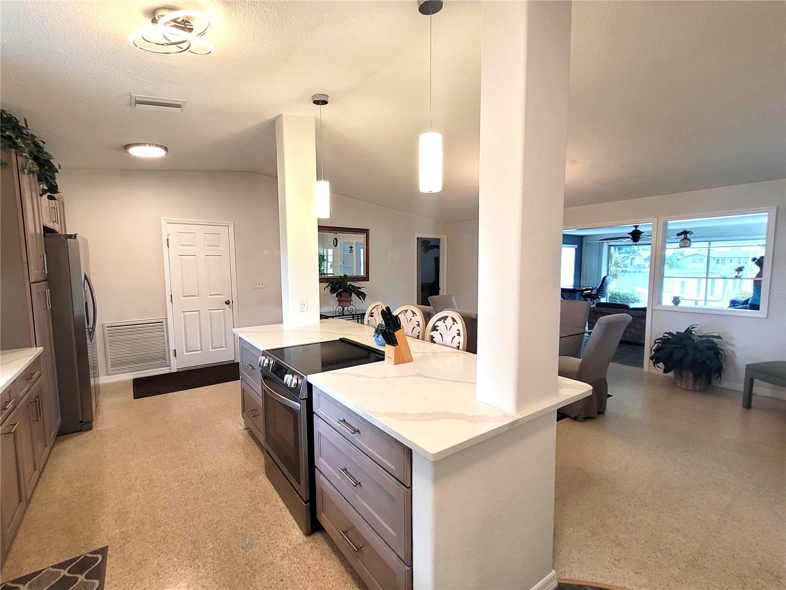 137 Midway Is Property Photo 3