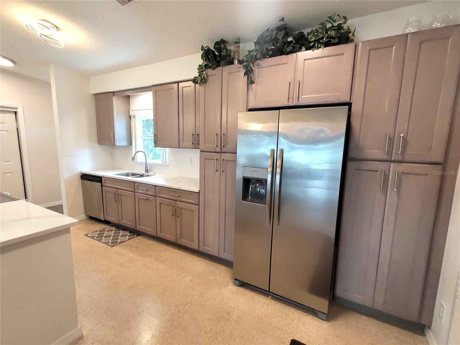 137 Midway Is Property Photo 4