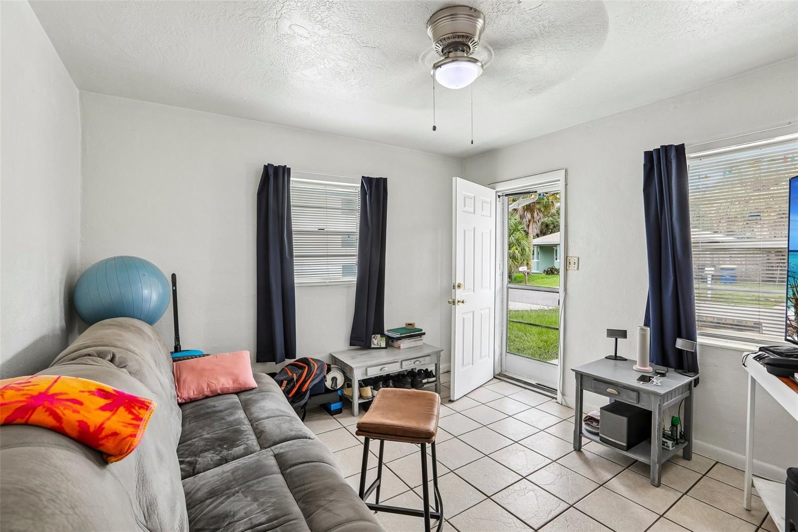 1407 Taft Ave Property Photo 2