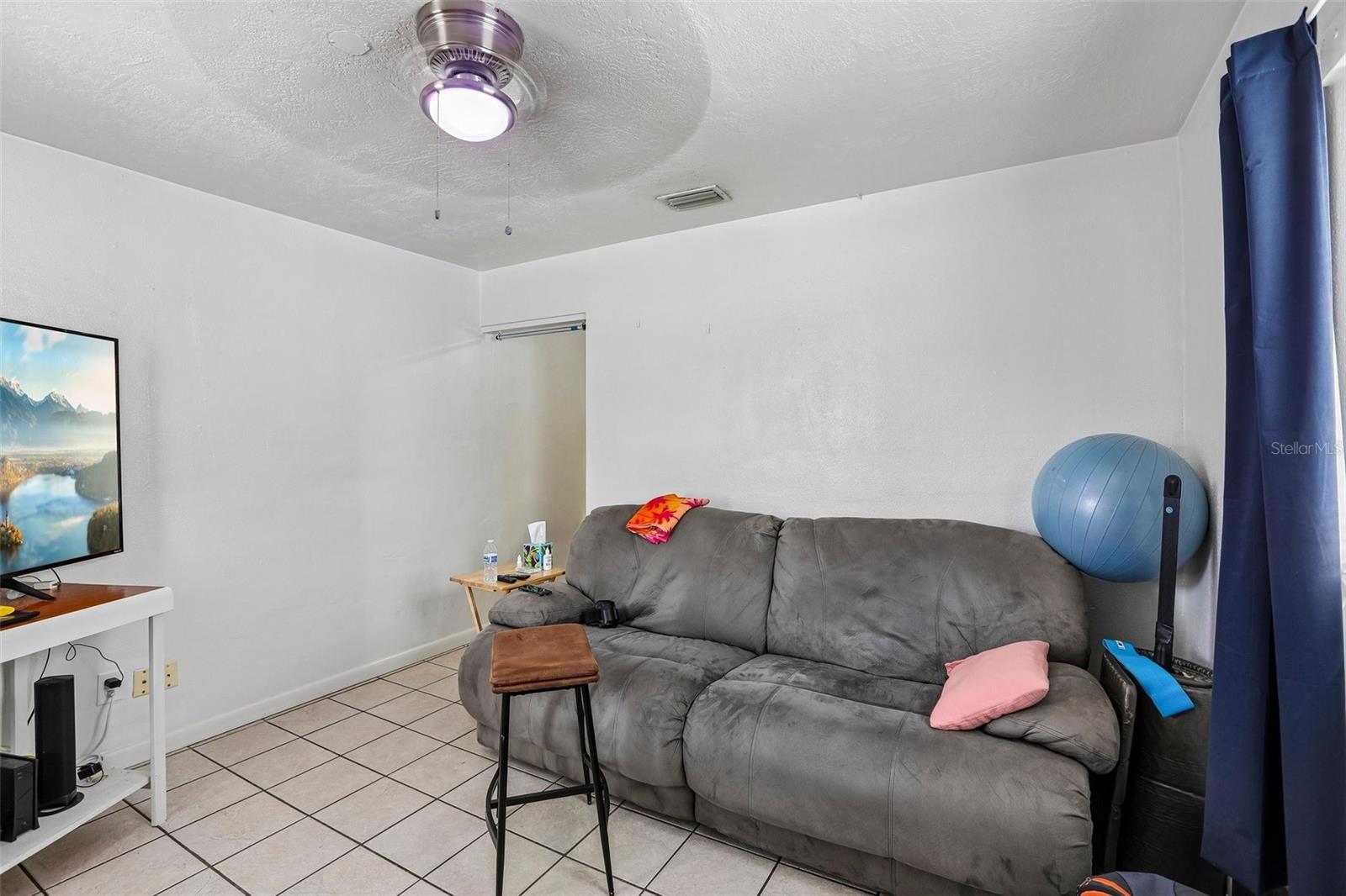 1407 Taft Ave Property Photo 4