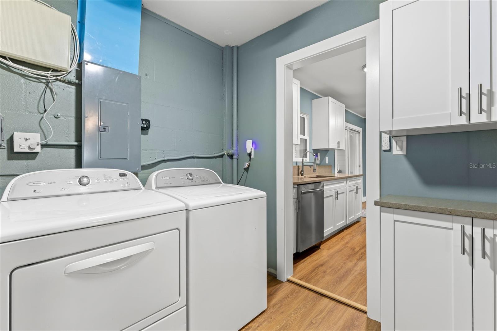 5601 Bay St Ne Property Photo 6