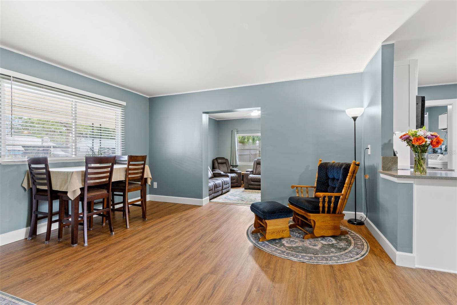 5601 Bay St Ne Property Photo 7