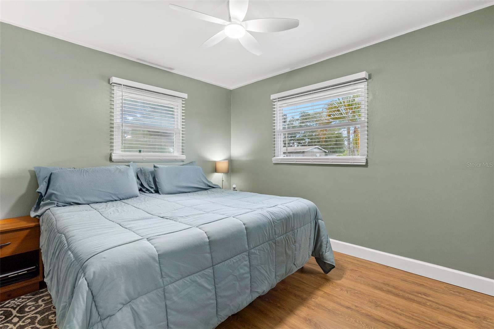 5601 Bay St Ne Property Photo 12