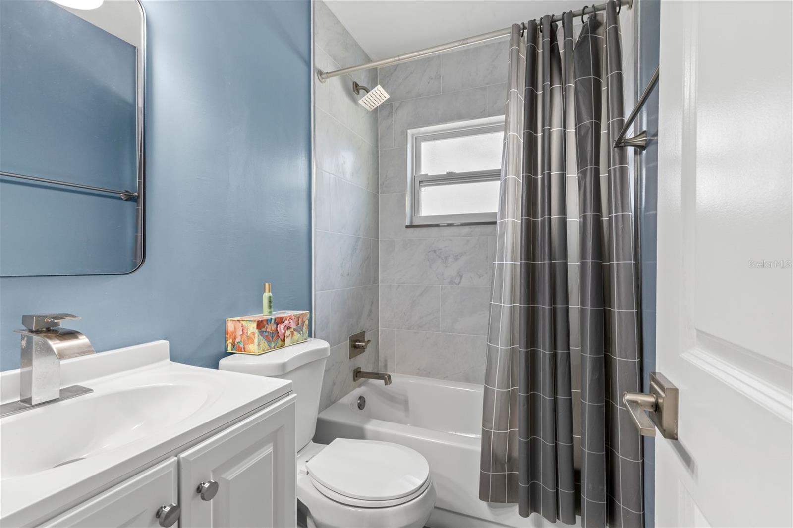 5601 Bay St Ne Property Photo 16