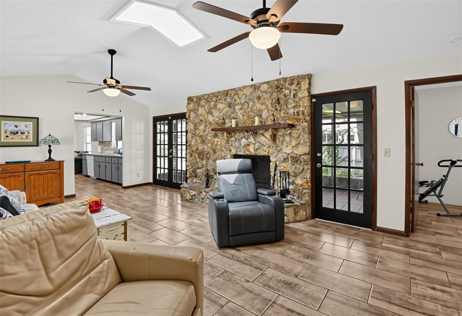 3 Bridget Ter Property Photo 12