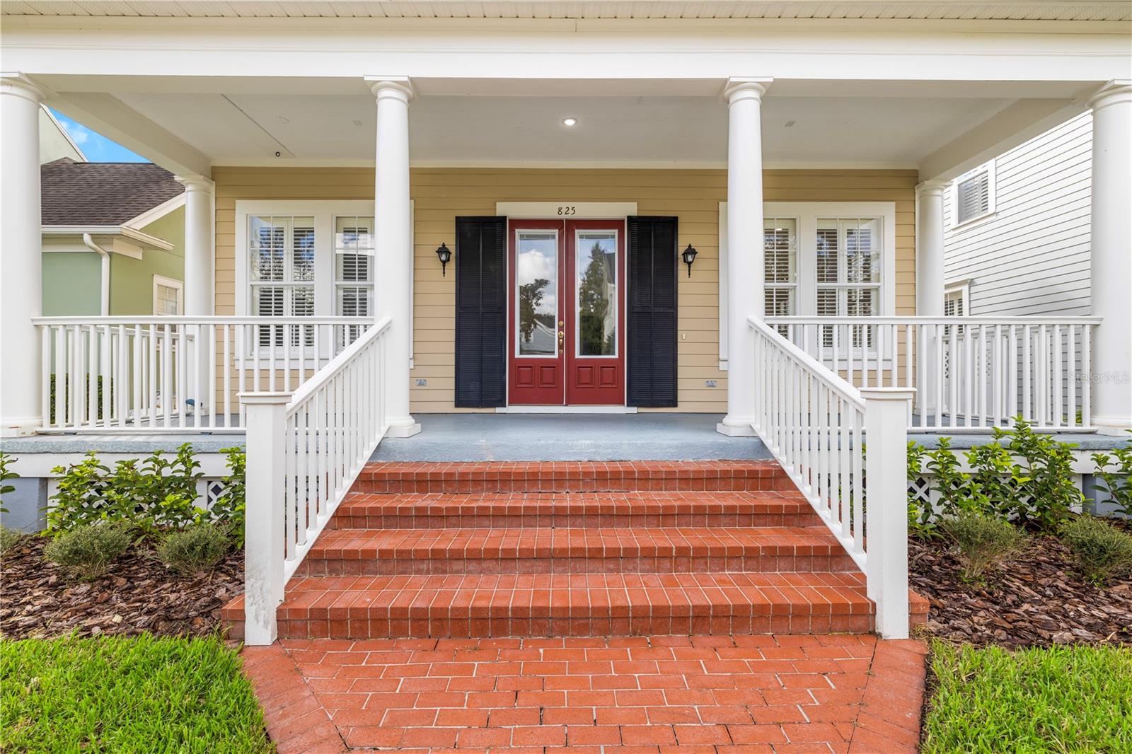 825 Spring Park Loop Property Photo 2