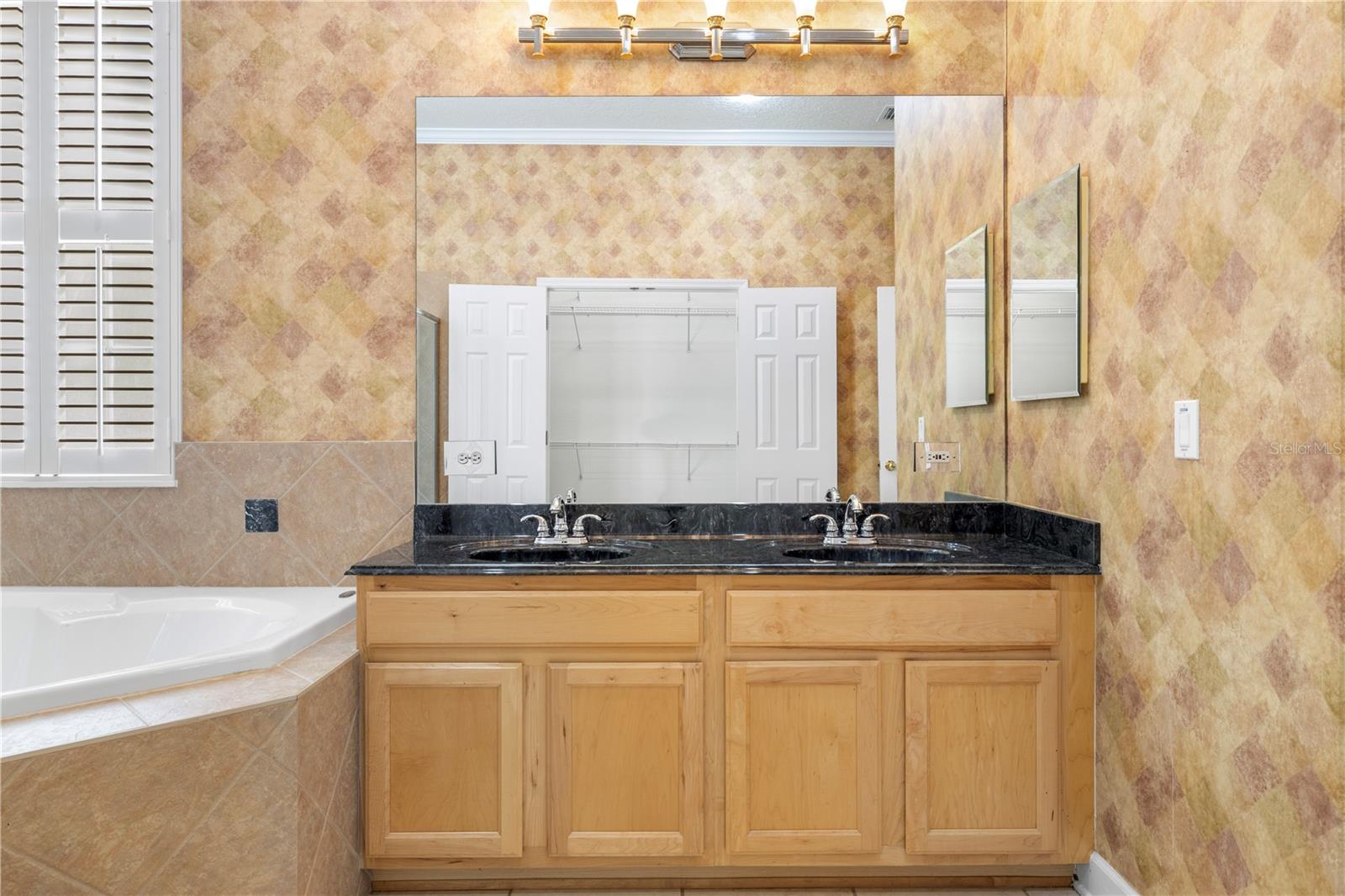 825 Spring Park Loop Property Photo 36