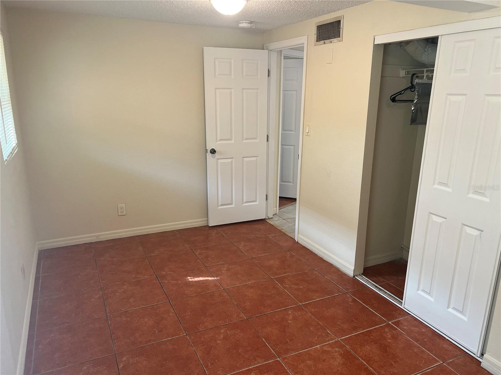 10435 114th Ter N Property Photo 7