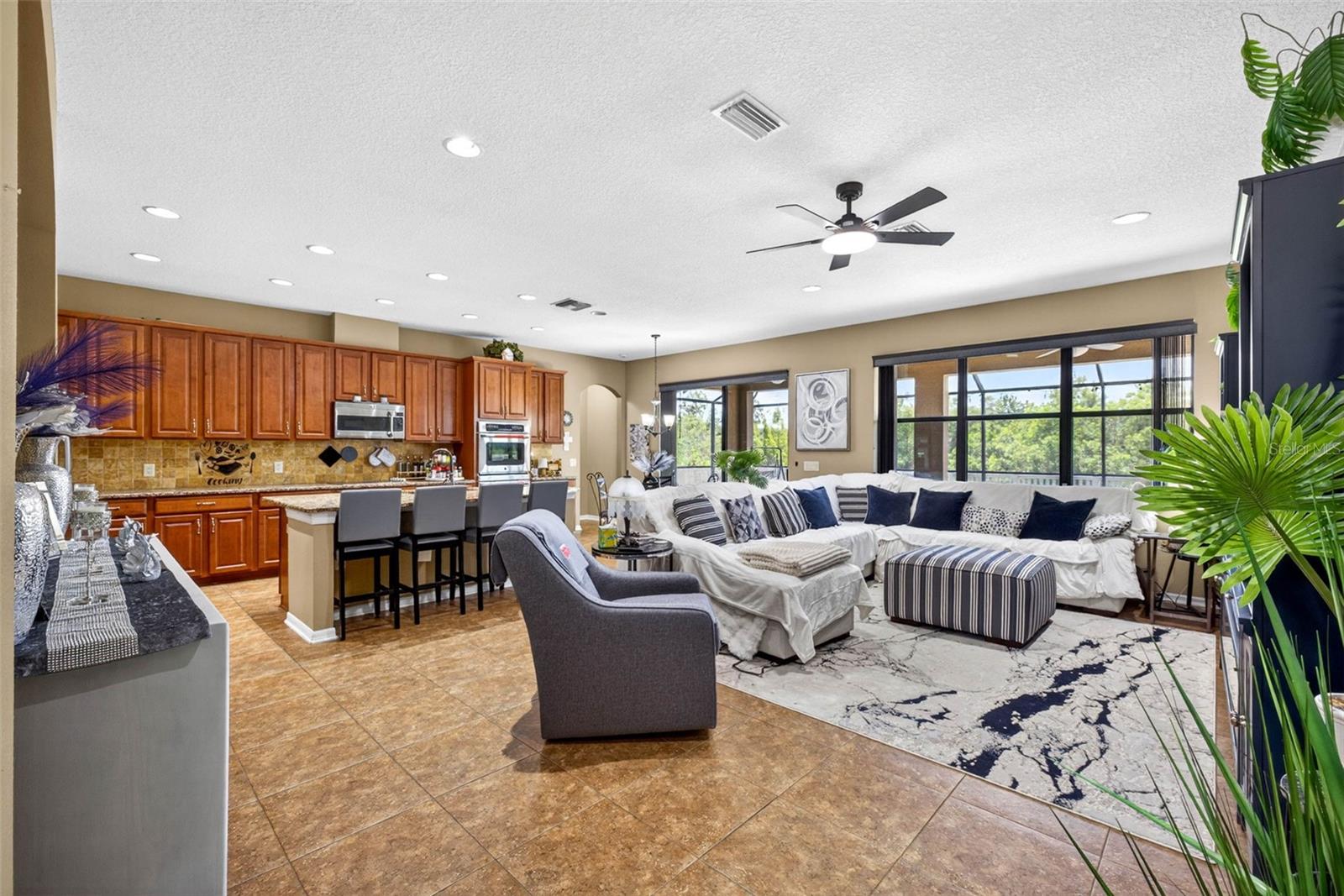 11603 Palmetto Pine St Property Photo 3