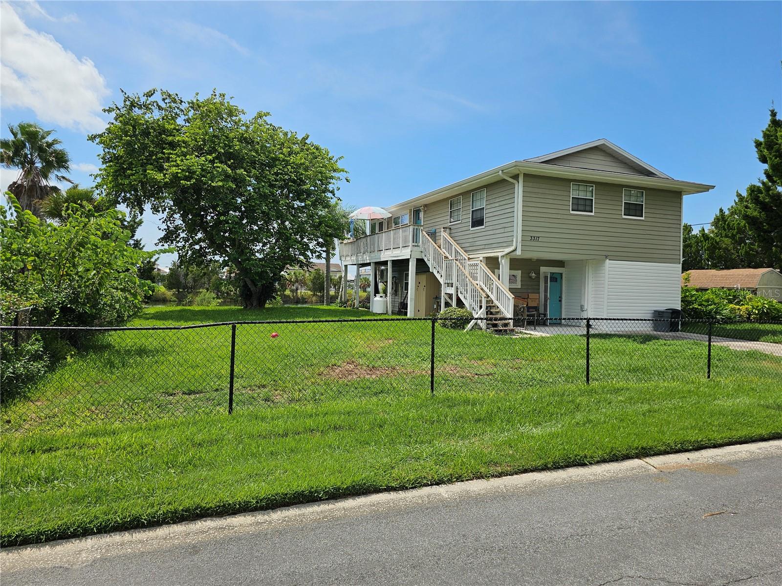 3317 Oleander Dr Property Photo 3
