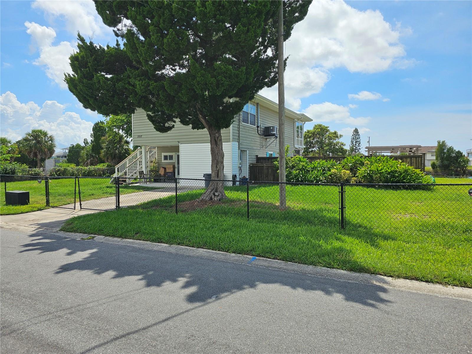 3317 Oleander Dr Property Photo 5