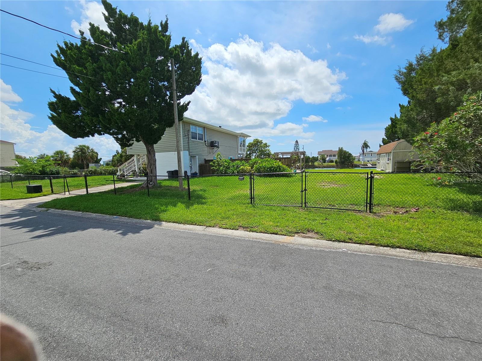 3317 Oleander Dr Property Photo 6