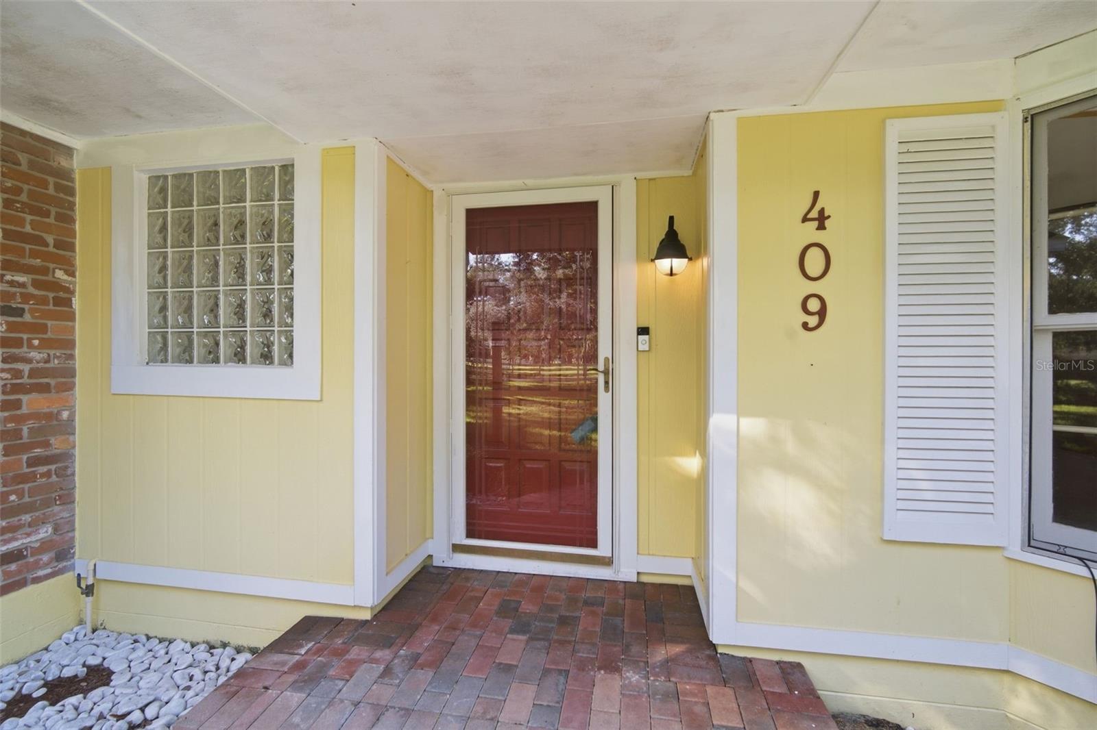 409 El Greco Dr Property Photo 2