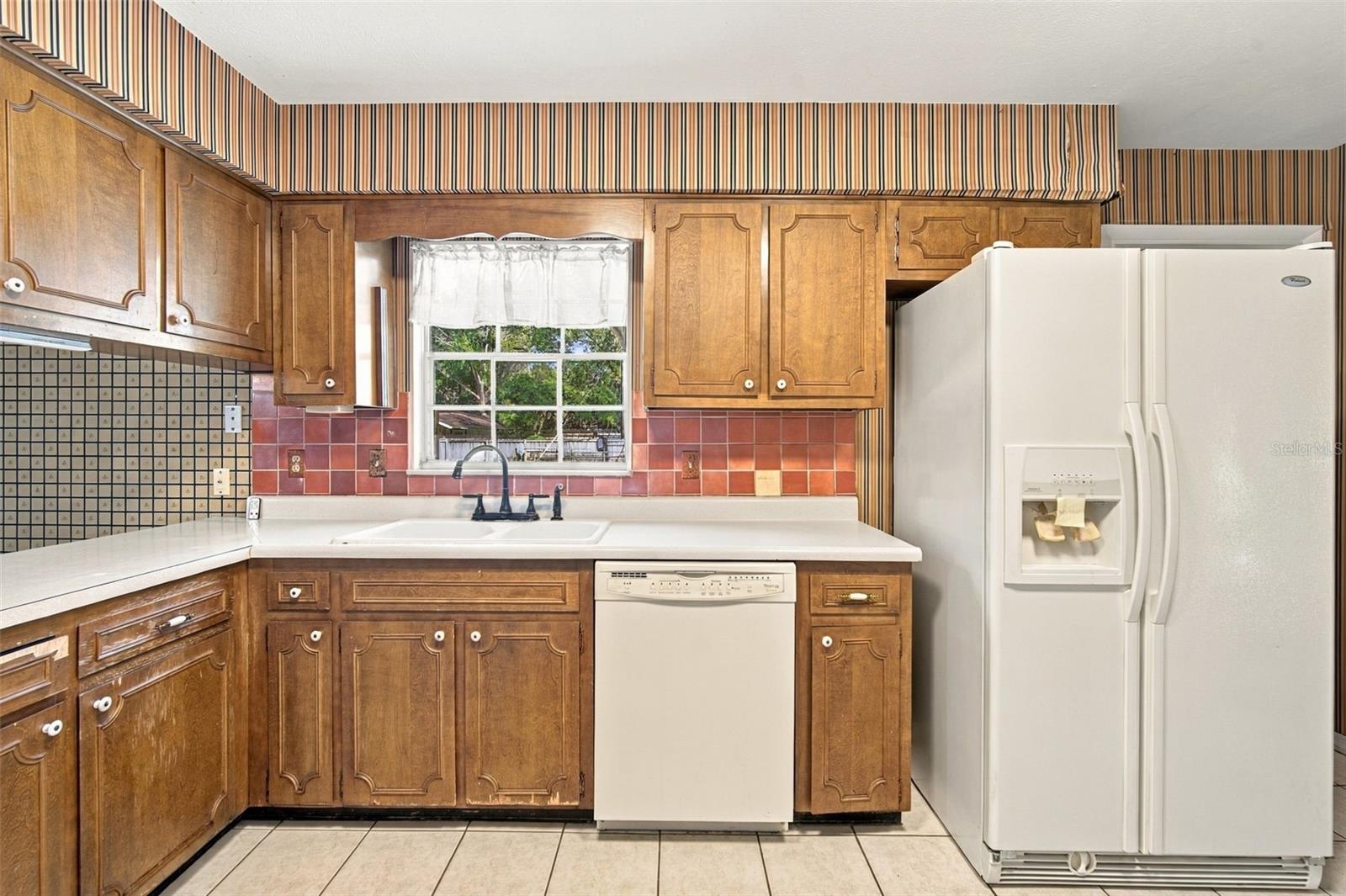 409 El Greco Dr Property Photo 4