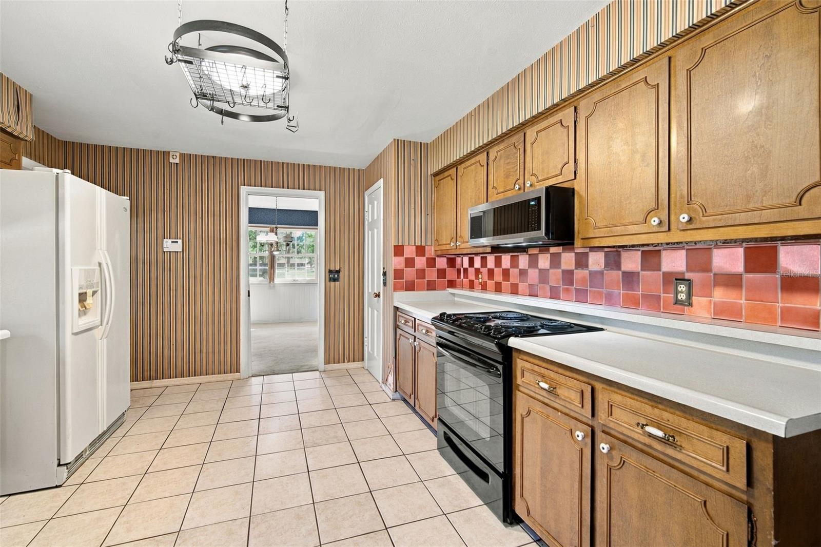409 El Greco Dr Property Photo 5