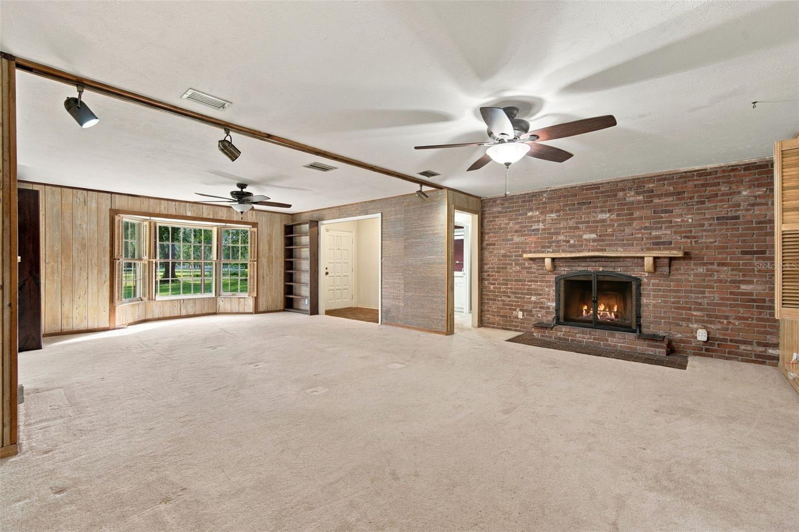 409 El Greco Dr Property Photo 10