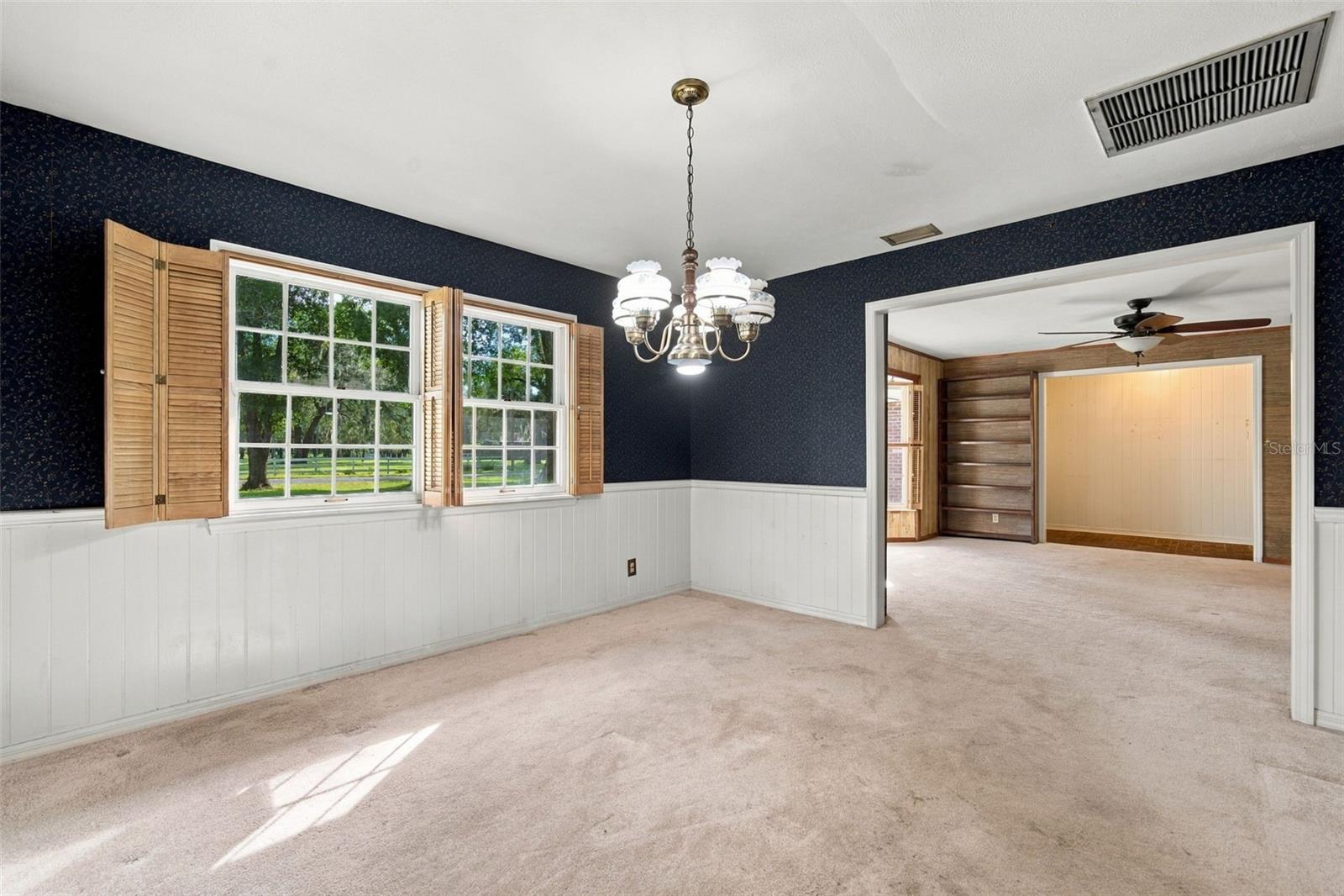 409 El Greco Dr Property Photo 13