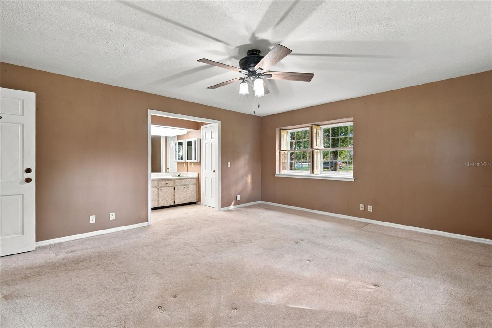 409 El Greco Dr Property Photo 16