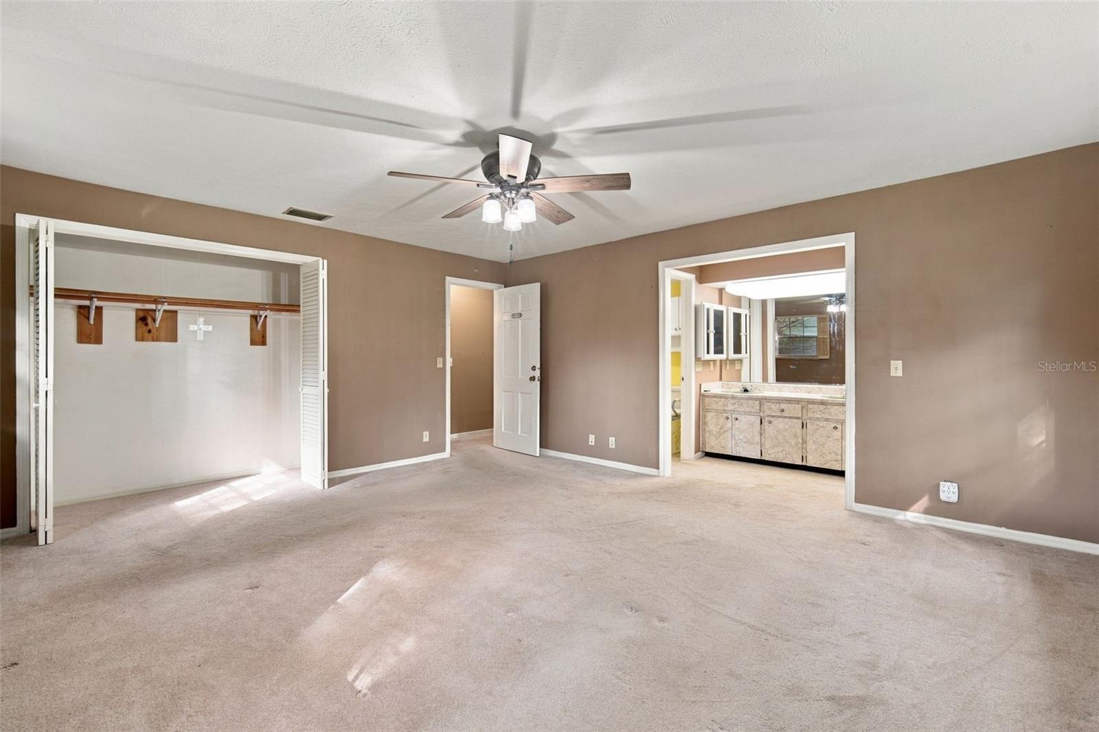 409 El Greco Dr Property Photo 17