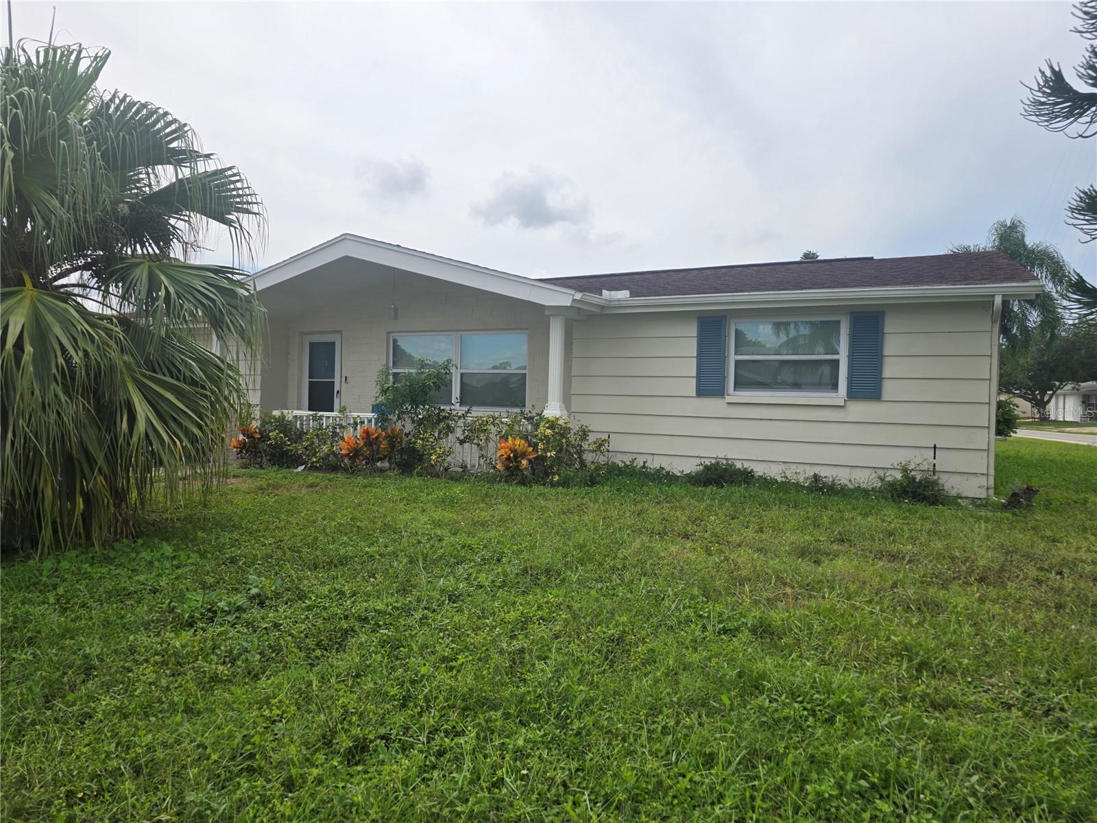 2055 Norfolk Dr Property Photo 1