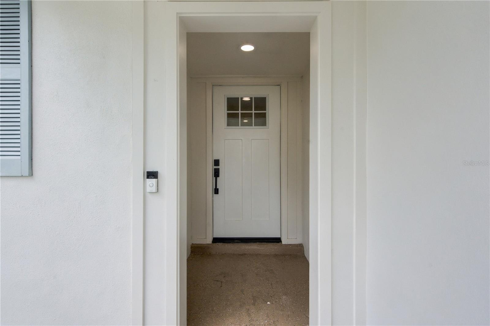 1630 Dale Cir N Property Photo 3