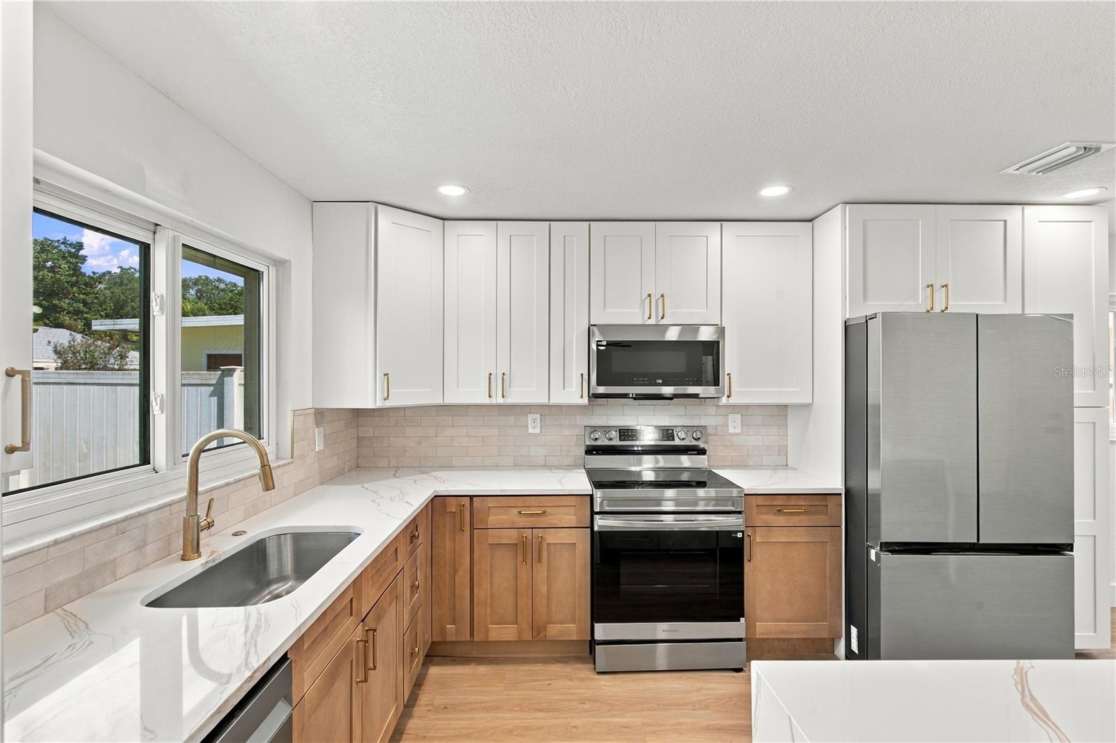 1630 Dale Cir N Property Photo 11