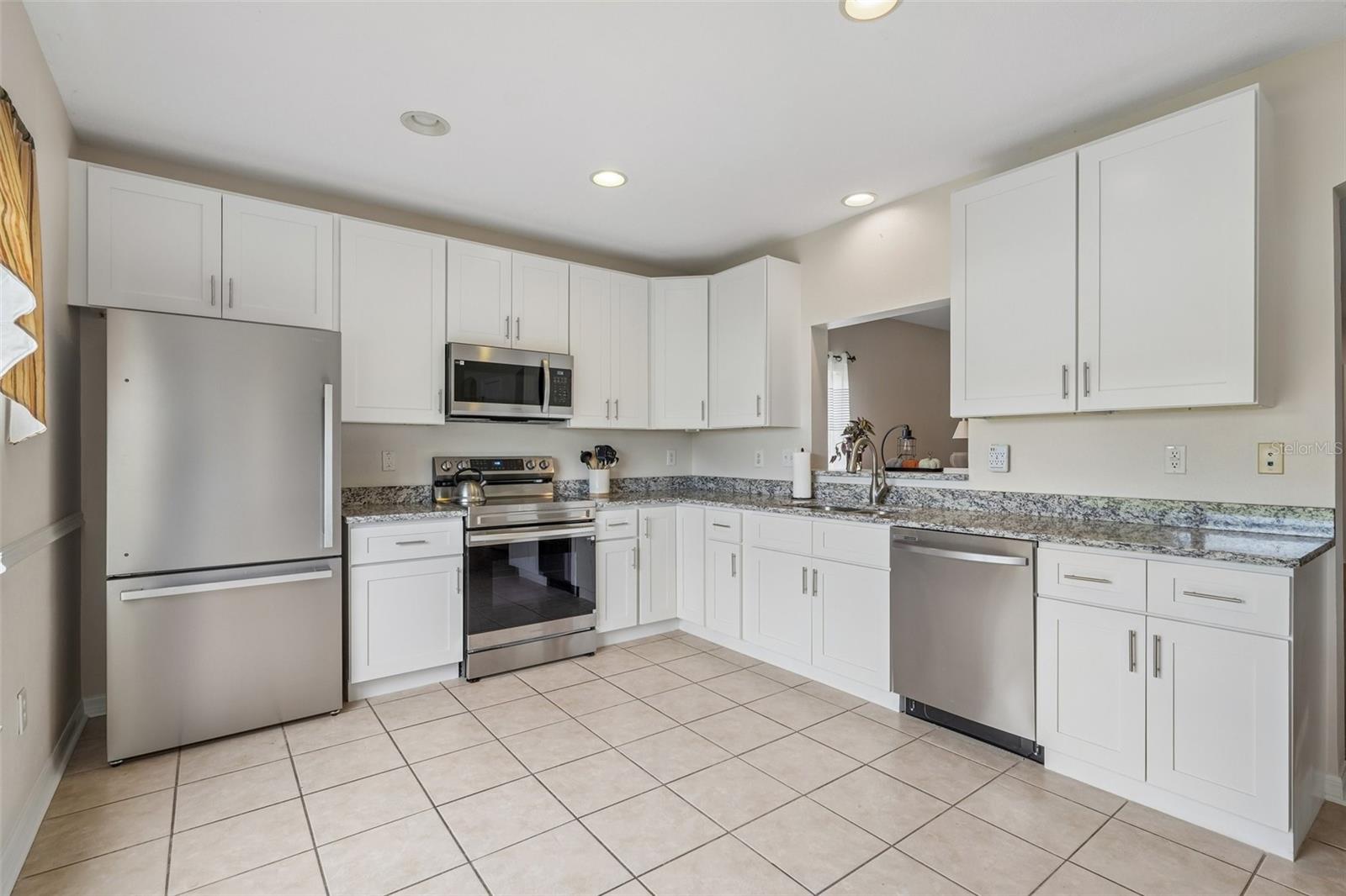 6527 Bridgecrest Dr Property Photo 12