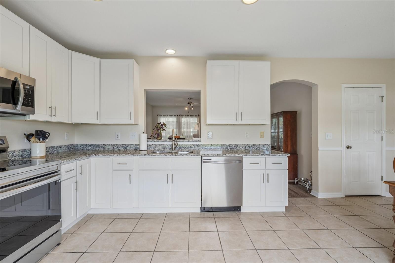 6527 Bridgecrest Dr Property Photo 13