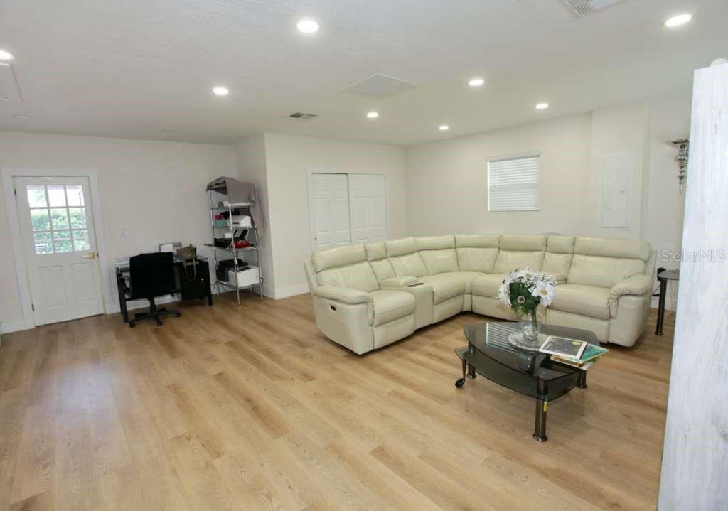 815 Bishop Pl Property Photo 3