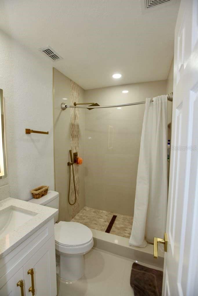 815 Bishop Pl Property Photo 8