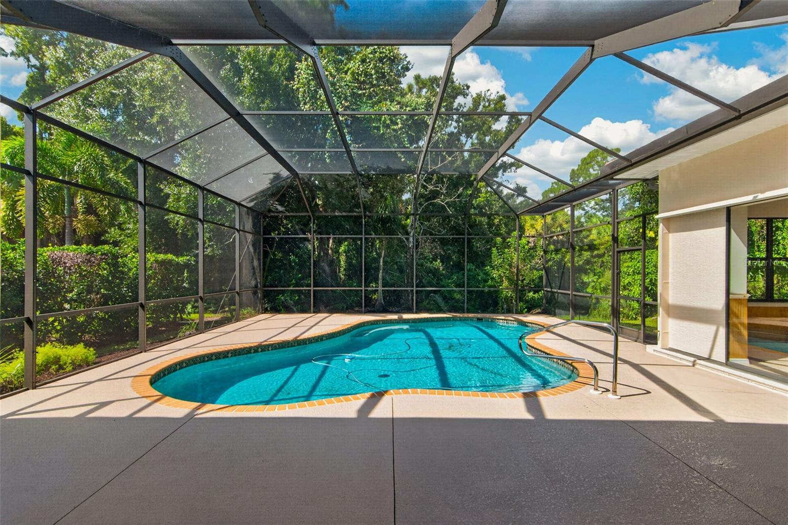 679 Sawgrass Bridge Rd Property Photo 3