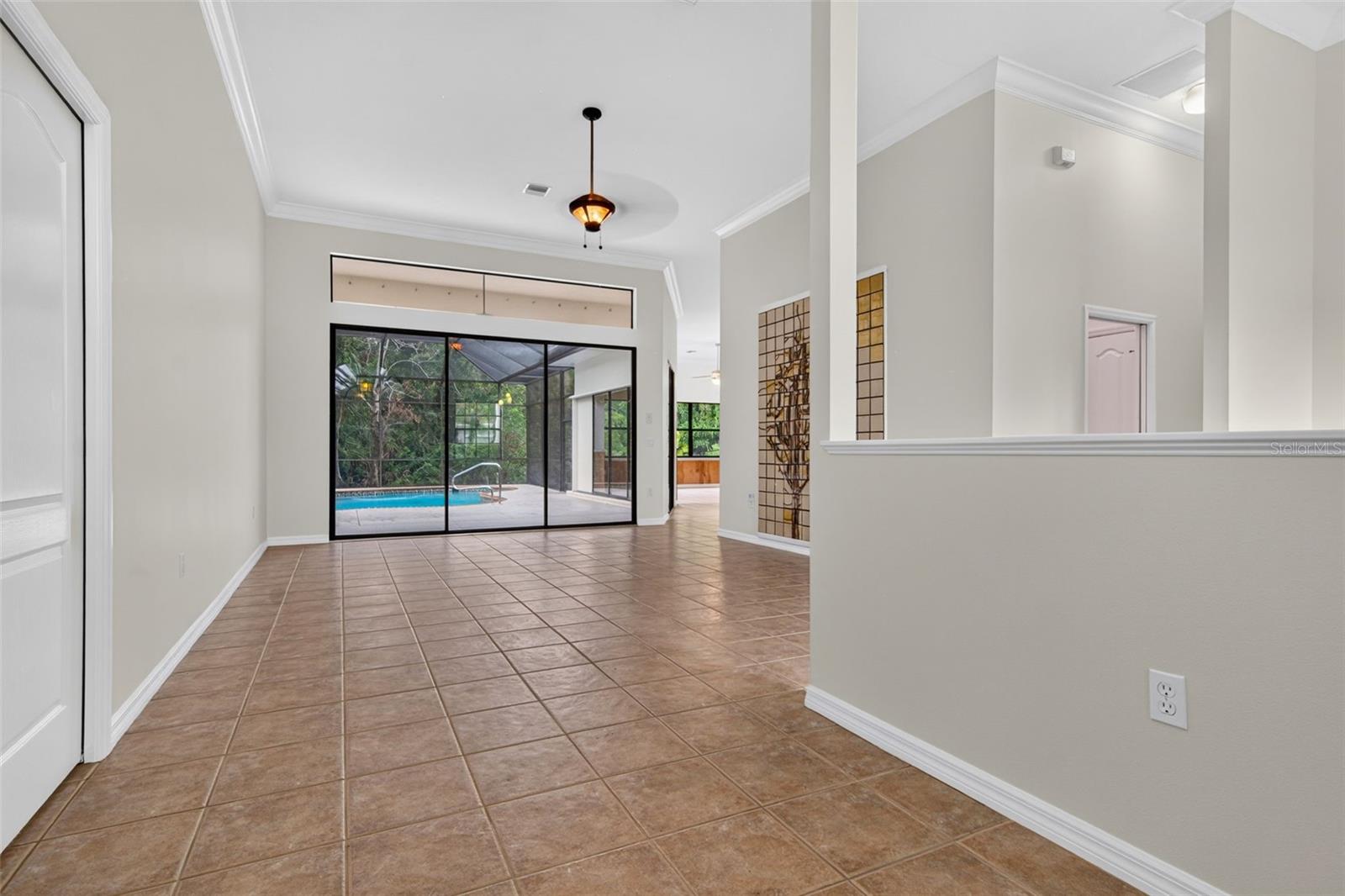 679 Sawgrass Bridge Rd Property Photo 6