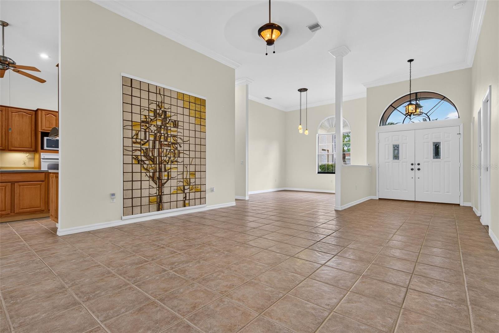 679 Sawgrass Bridge Rd Property Photo 8