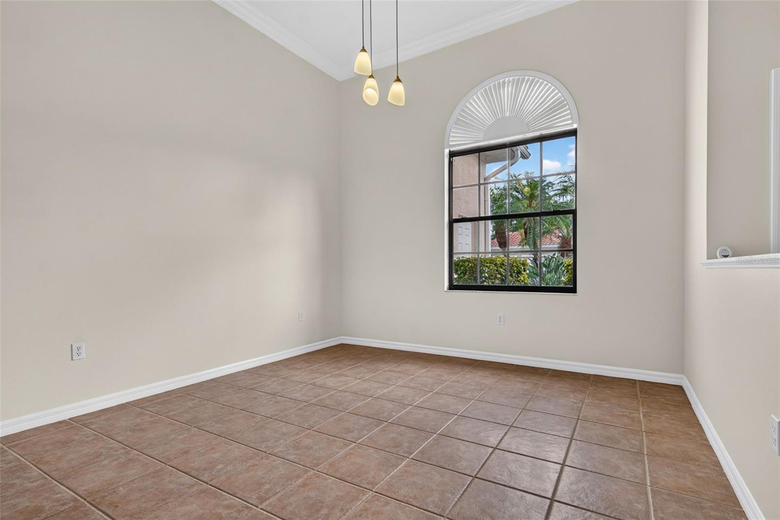 679 Sawgrass Bridge Rd Property Photo 10