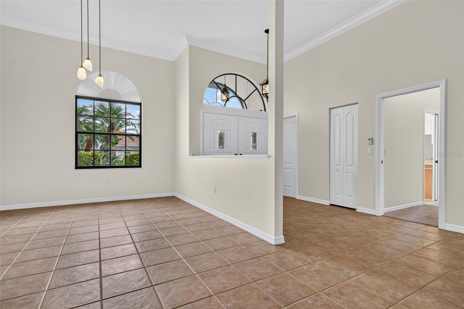 679 Sawgrass Bridge Rd Property Photo 11
