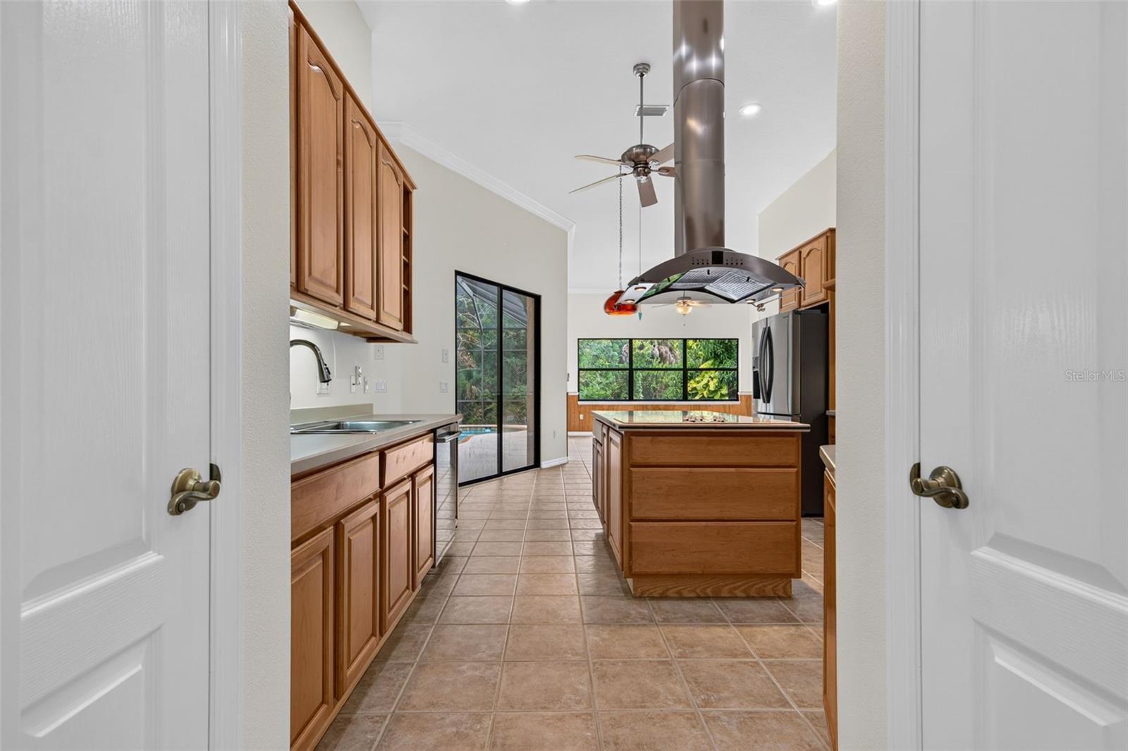 679 Sawgrass Bridge Rd Property Photo 19