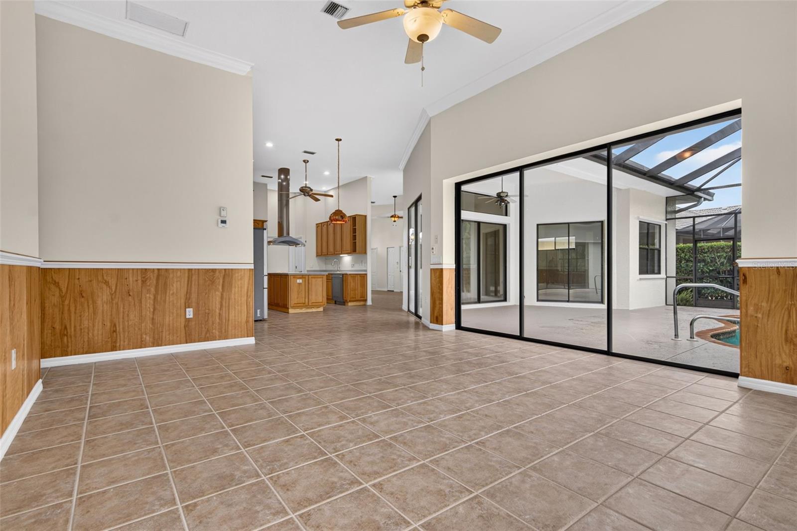 679 Sawgrass Bridge Rd Property Photo 32
