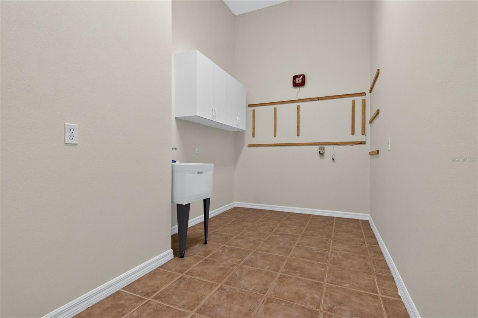 679 Sawgrass Bridge Rd Property Photo 60