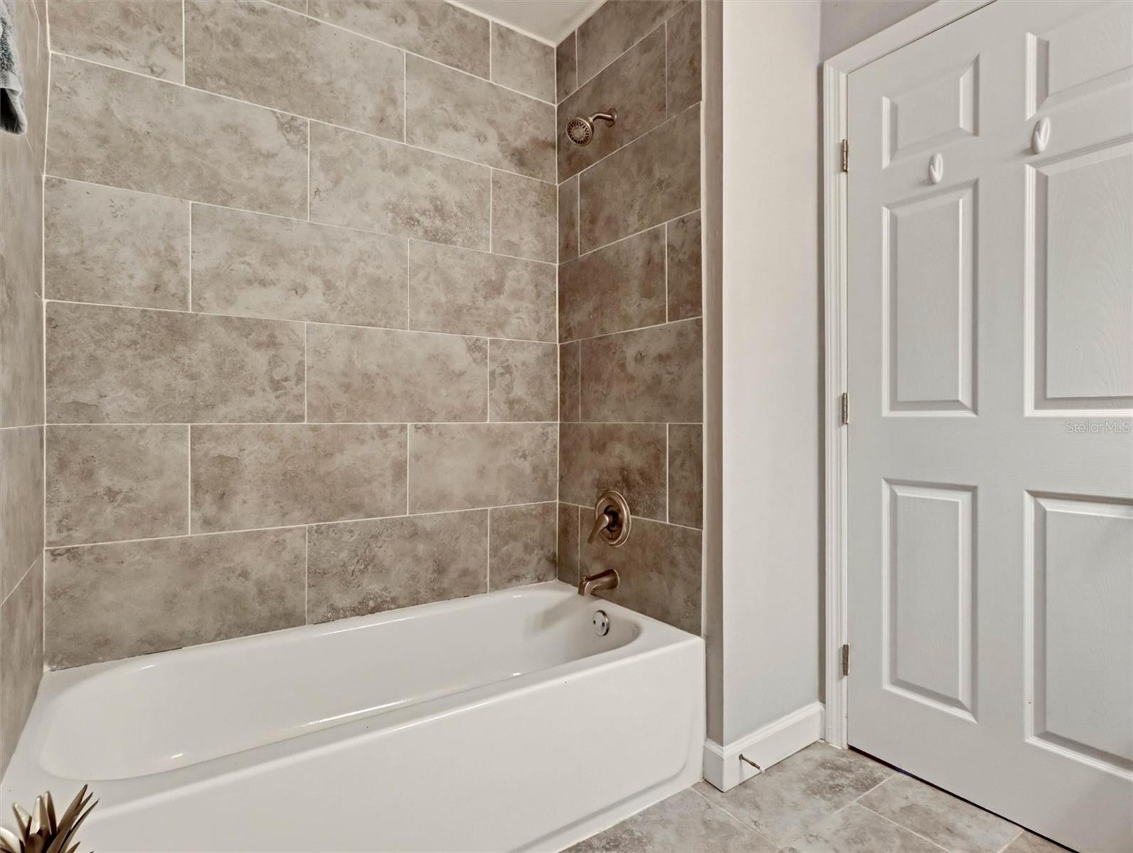 1612 E North Bay St Property Photo 15
