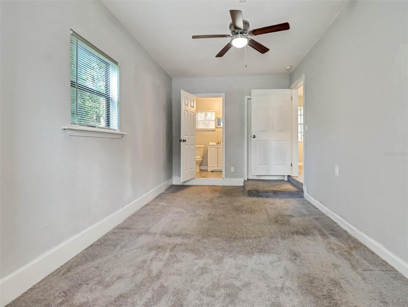 1612 E North Bay St Property Photo 17