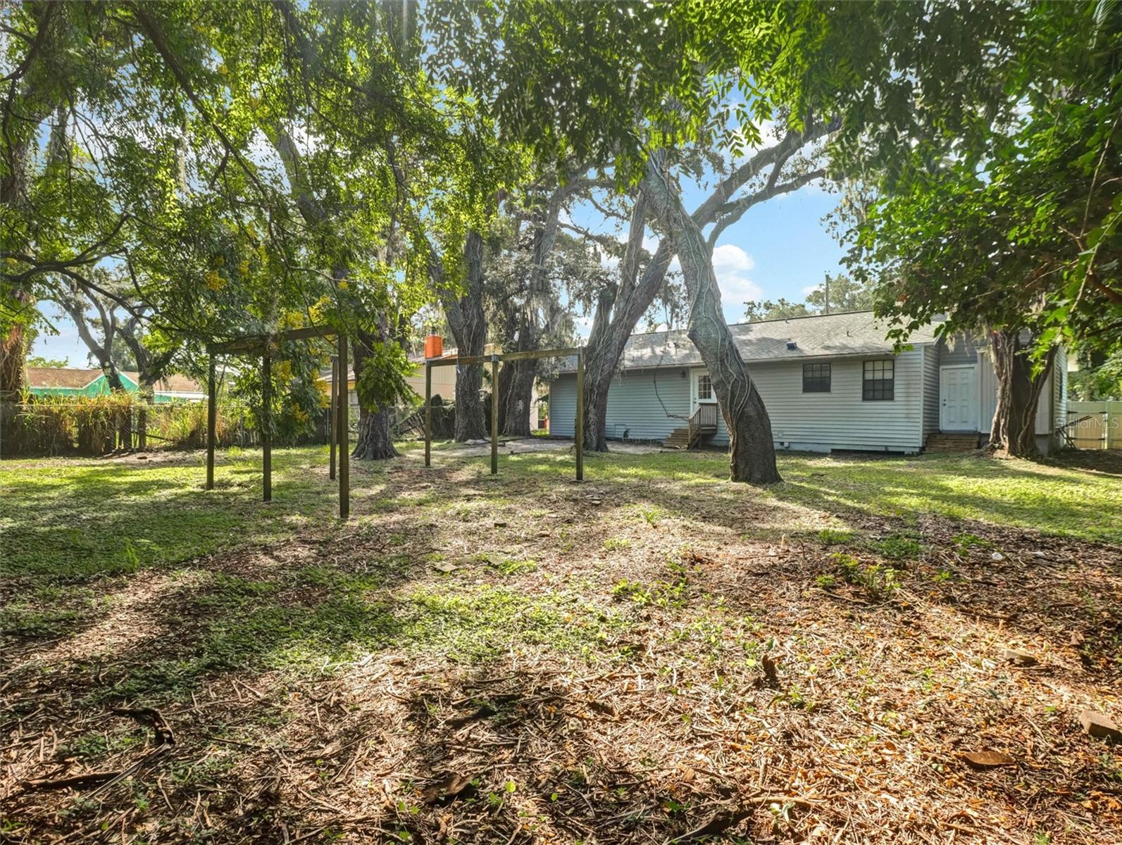 1612 E North Bay St Property Photo 21