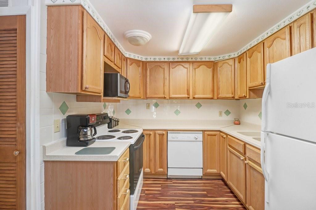 585 Sky Harbor Dr #317 Property Photo 12