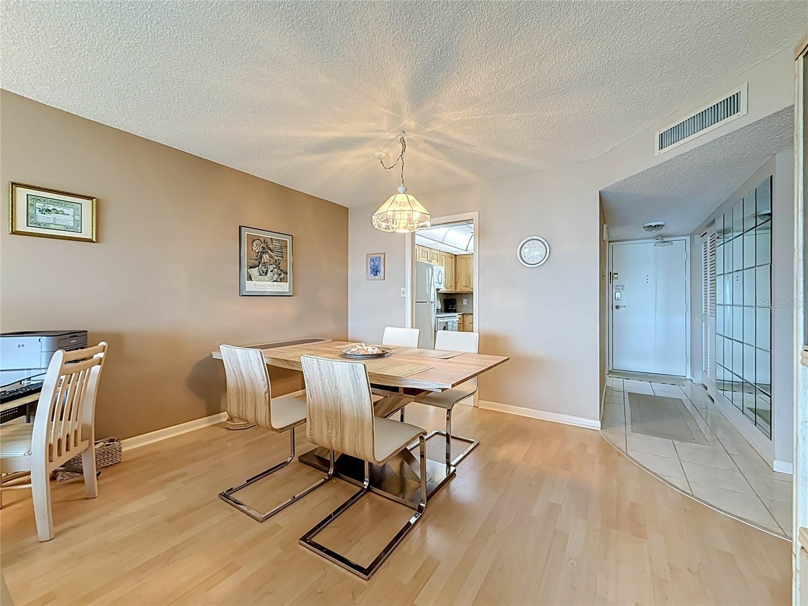 4550 Cove Cir #502 Property Photo 10