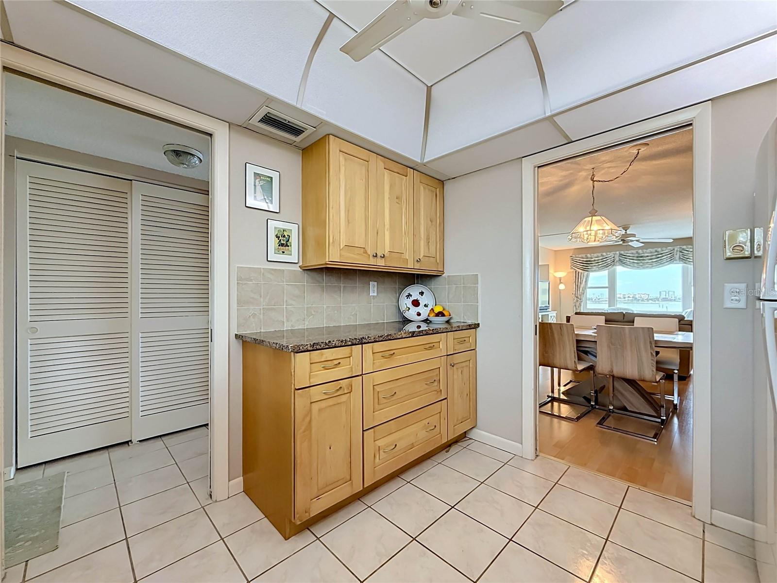 4550 Cove Cir #502 Property Photo 11