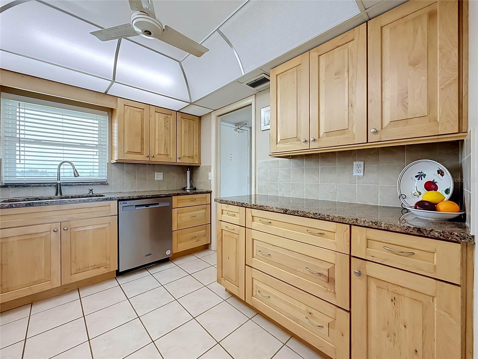 4550 Cove Cir #502 Property Photo 12