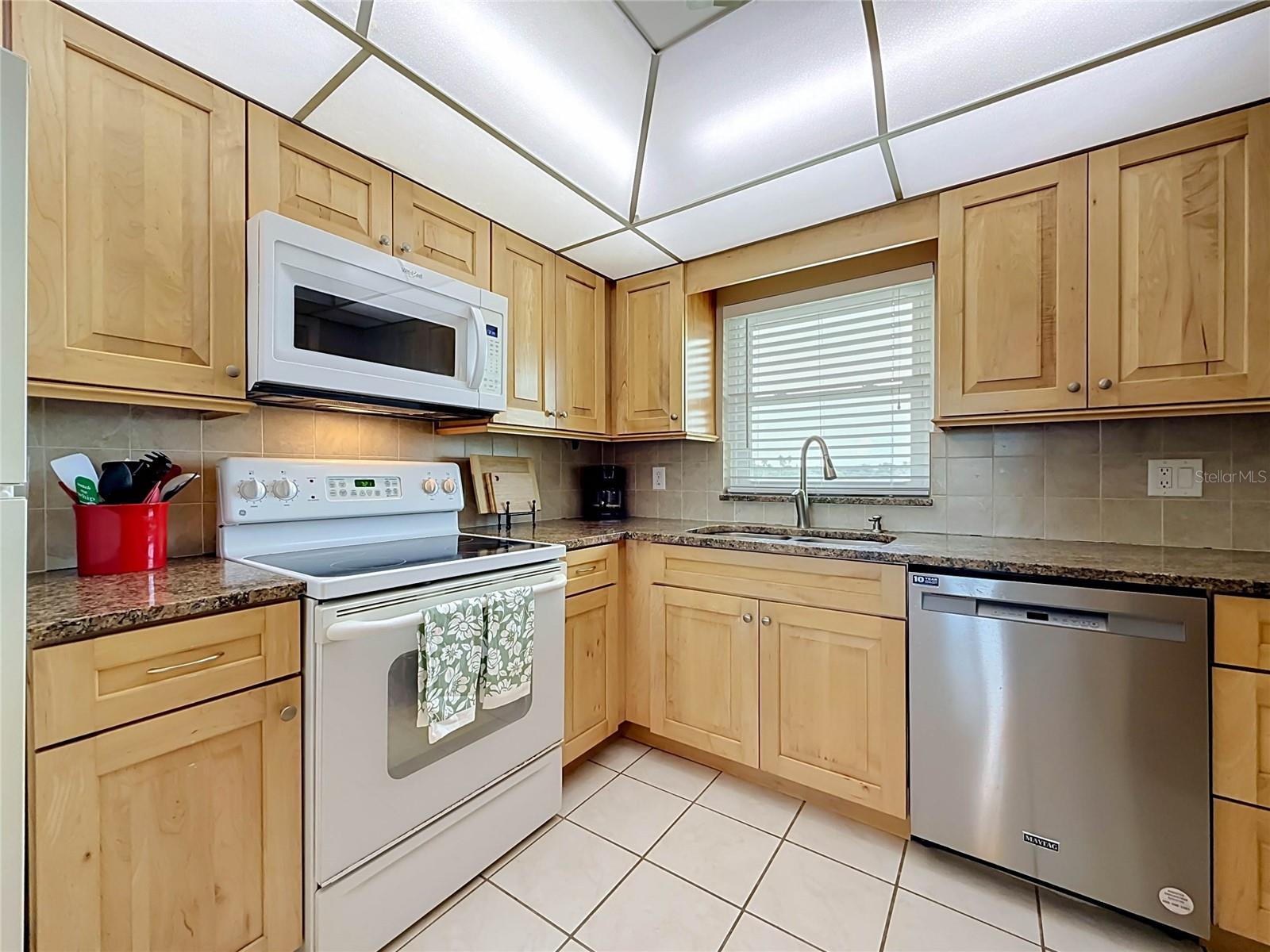 4550 Cove Cir #502 Property Photo 13