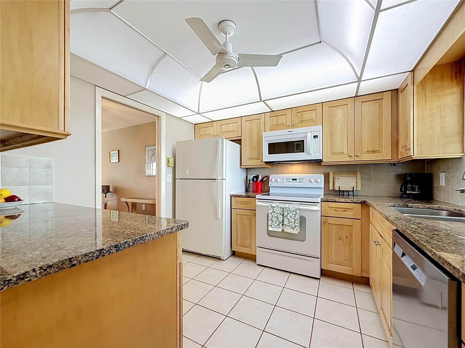 4550 Cove Cir #502 Property Photo 14