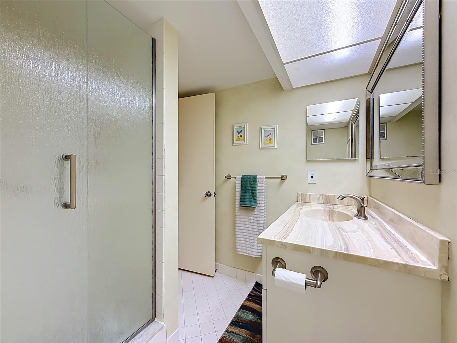 4550 Cove Cir #502 Property Photo 39